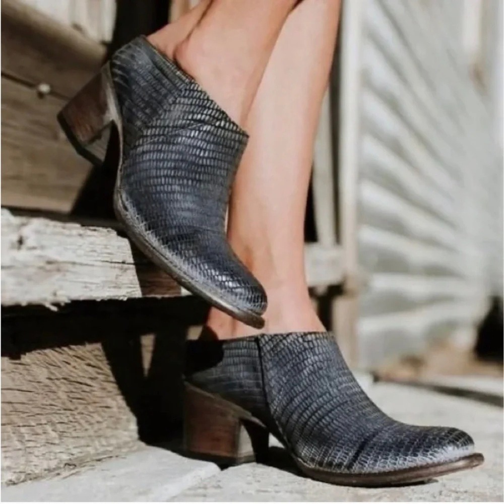 Freebird by Steven Shae Leather Lizard Embossed Flats Shoes Grey Women 9